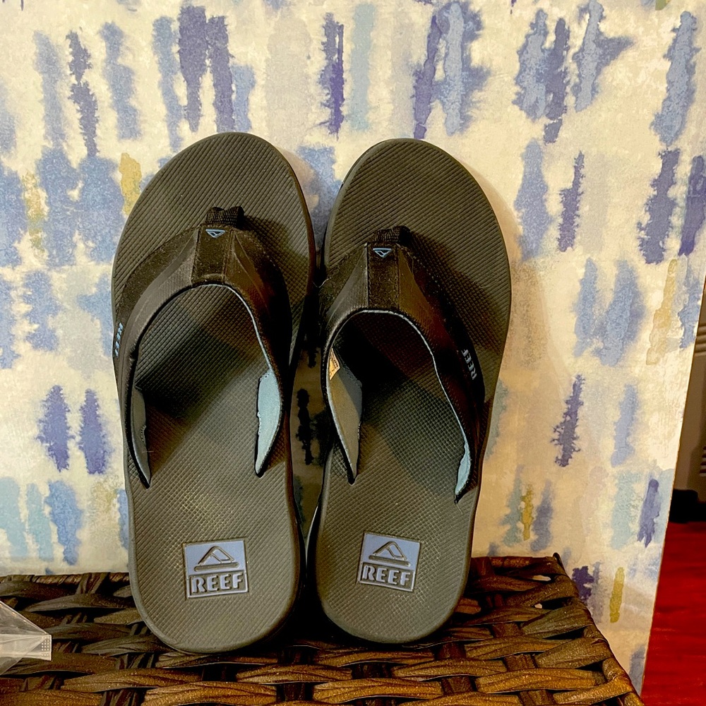 REEF flip flops, size 9.